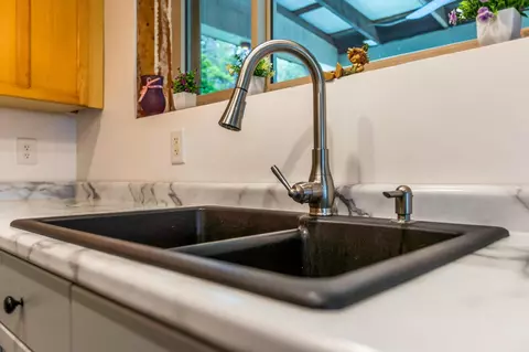 Kitchen - 14933 Rhoads Rd, Logan, OH 43138 photo 5 of 11