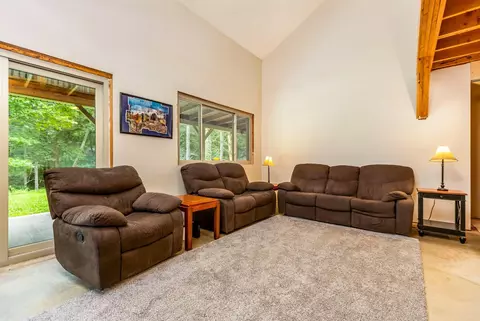 Living - 14933 Rhoads Rd, Logan, OH 43138 photo 4 of 8