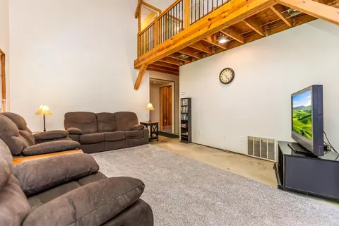 Living - 14933 Rhoads Rd, Logan, OH 43138 photo 2 of 8