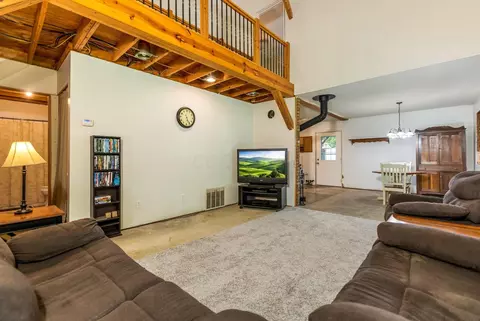 Living - 14933 Rhoads Rd, Logan, OH 43138 photo 3 of 8