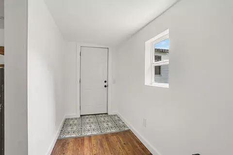 Entry Way - 7 E Vine St, Jackson, OH 45640 photo 2 of 2