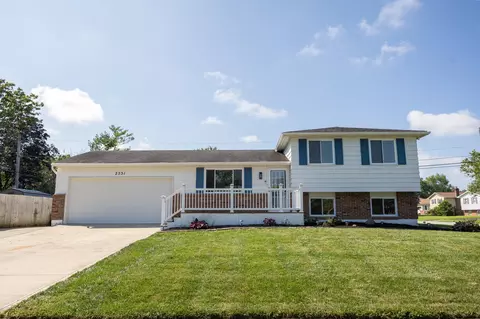 2531 Parlin Dr, Grove City, OH 43123
