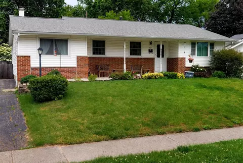 6075 Burnley Sq E, Columbus, OH 43229