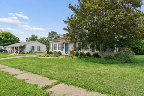 Exterior - 370 Sunnyview Dr, Circleville, OH 43113 photo 4 of 12