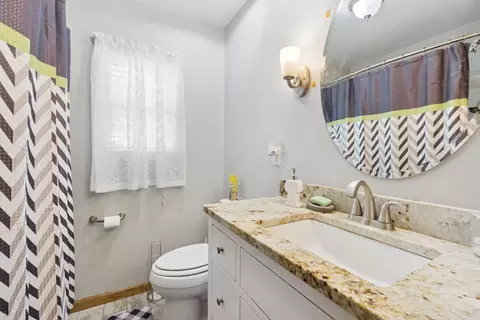Bath - 370 Sunnyview Dr, Circleville, OH 43113 photo 1 of 1