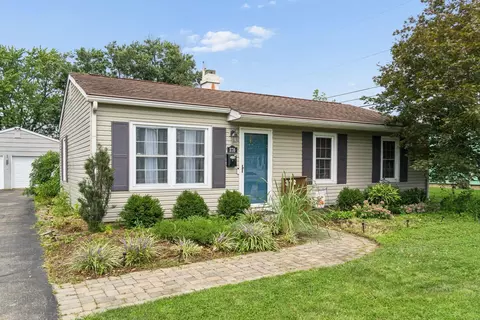 Exterior - 370 Sunnyview Dr, Circleville, OH 43113 photo 2 of 12