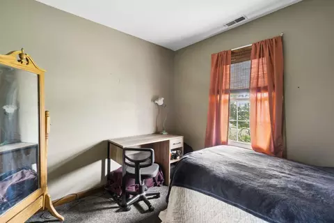 Bedroom - 370 Sunnyview Dr, Circleville, OH 43113 photo 3 of 8