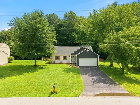 9825 Lynns Rd, Pataskala, OH 43062