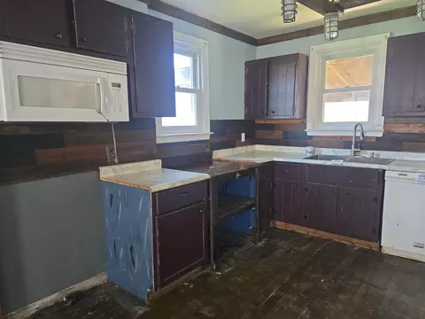 Kitchen - 260 W Angle Ave, Logan, OH 43138 photo 1 of 1
