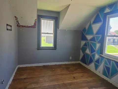 Bedroom - 260 W Angle Ave, Logan, OH 43138 photo 2 of 2