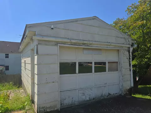 Exterior - 260 W Angle Ave, Logan, OH 43138 photo 5 of 5