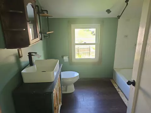 Bath - 260 W Angle Ave, Logan, OH 43138 photo 1 of 1