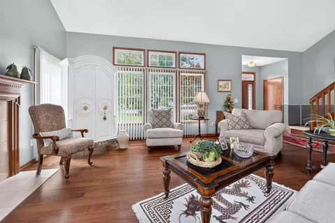 6084 Maidstone Ct, Westerville, OH 43082