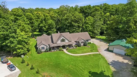 2198 Refugee Rd SW, Hebron, OH 43025