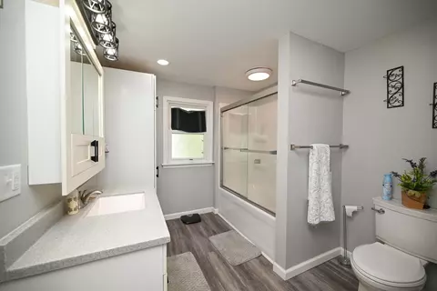 Bath - 288 Spencer St, Marion, OH 43302 photo 1 of 2