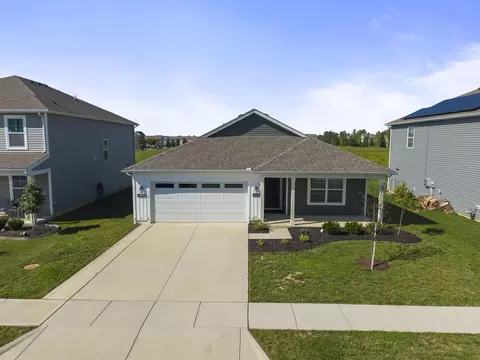 6558 Pfeifer Ash Dr, Canal Winchester, OH 43110