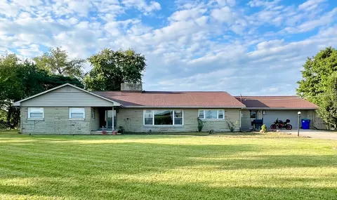 217 Flakes Ford Rd SE, Washington Court House, OH 43160