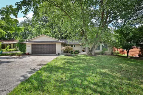 519 E Cooke Rd, Columbus, OH 43214
