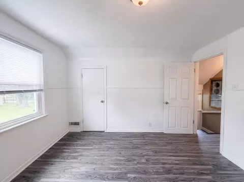 Bedroom - 601 Rhoads Ave, Columbus, OH 43205 photo 2 of 3