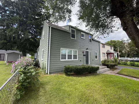 Exterior - 601 Rhoads Ave, Columbus, OH 43205 photo 4 of 7