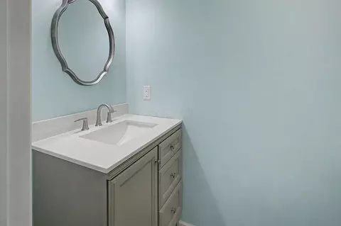 Bath - 14207 Eldon Dr, Mount Vernon, OH 43050 photo 1 of 3