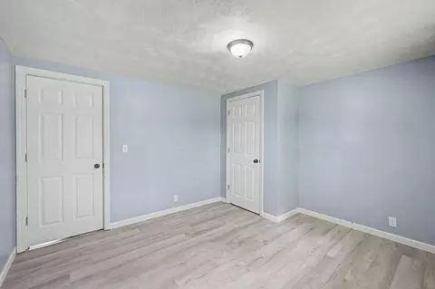 Bedroom - 14207 Eldon Dr, Mount Vernon, OH 43050 photo 6 of 6