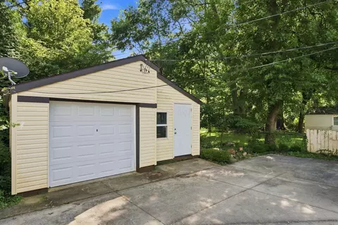 Exterior - 283 E Beechwold Blvd, Columbus, OH 43214 photo 12 of 17
