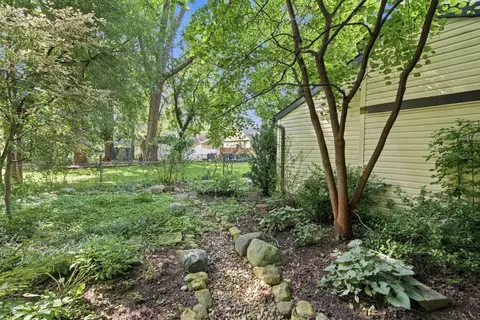 Exterior - 283 E Beechwold Blvd, Columbus, OH 43214 photo 8 of 17