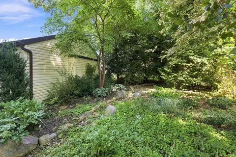Exterior - 283 E Beechwold Blvd, Columbus, OH 43214 photo 9 of 17