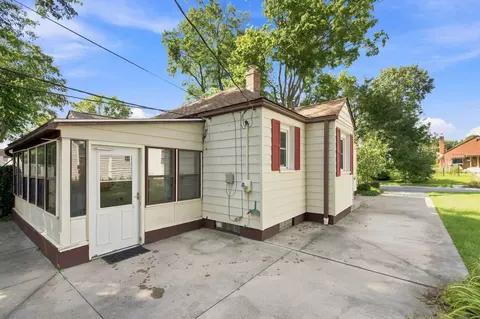 Exterior - 283 E Beechwold Blvd, Columbus, OH 43214 photo 11 of 17