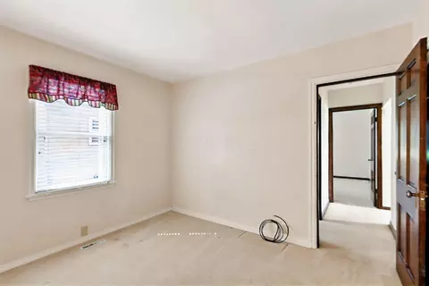 Bedroom - 283 E Beechwold Blvd, Columbus, OH 43214 photo 6 of 7