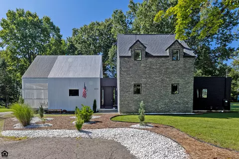 8206 Maxtown Rd, Westerville, OH 43082