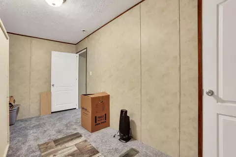 Bedroom - 16451 Cox Rd, Logan, OH 43138 photo 3 of 5
