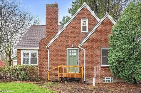4216 38th St NW, Canton, OH 44718