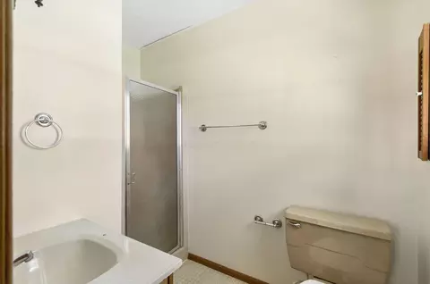 Bath - 4143 Zuber Rd, Orient, OH 43146 photo 1 of 3