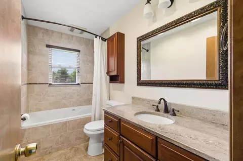 Bath - 4143 Zuber Rd, Orient, OH 43146 photo 3 of 3
