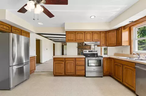 Kitchen - 4143 Zuber Rd, Orient, OH 43146 photo 1 of 3