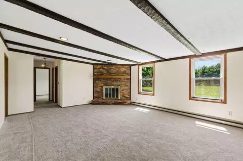 Living - 4143 Zuber Rd, Orient, OH 43146 photo 3 of 6