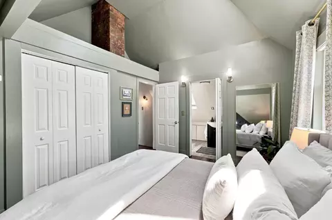 Bedroom - 421 E Kossuth St, Columbus, OH 43206 photo 1 of 7