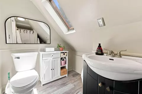 Bath - 421 E Kossuth St, Columbus, OH 43206 photo 3 of 5