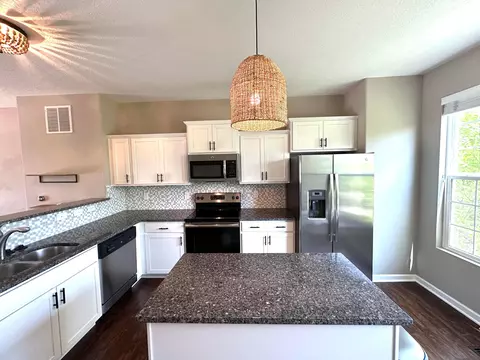 Kitchen - 5545 Eagle River Dr #649, Dublin, OH 43016 photo 3 of 5
