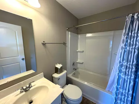 Bath - 5545 Eagle River Dr #649, Dublin, OH 43016 photo 3 of 3