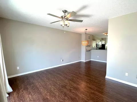 Living - 5545 Eagle River Dr #649, Dublin, OH 43016 photo 4 of 6
