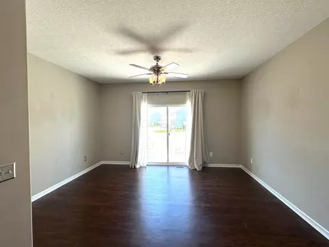Living - 5545 Eagle River Dr #649, Dublin, OH 43016 photo 5 of 6
