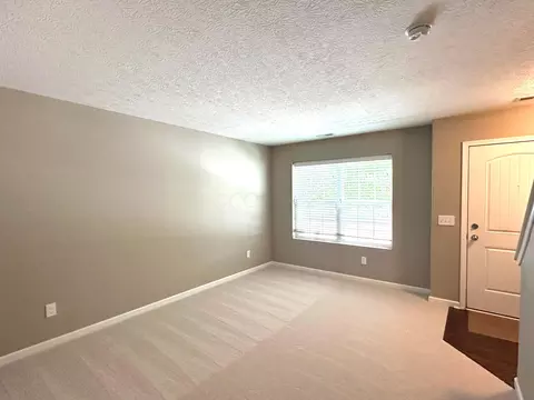 Living - 5545 Eagle River Dr #649, Dublin, OH 43016 photo 1 of 6