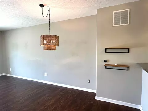 Living - 5545 Eagle River Dr #649, Dublin, OH 43016 photo 6 of 6