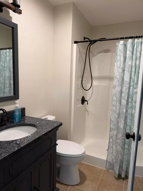 Bath - 323 Haystack Ave, Pataskala, OH 43062 photo 2 of 4