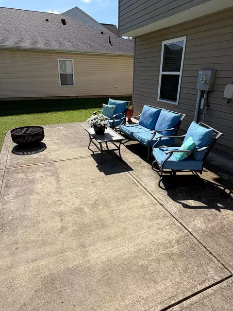 Exterior - 323 Haystack Ave, Pataskala, OH 43062 photo 3 of 4