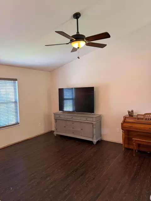 Living - 323 Haystack Ave, Pataskala, OH 43062 photo 1 of 2