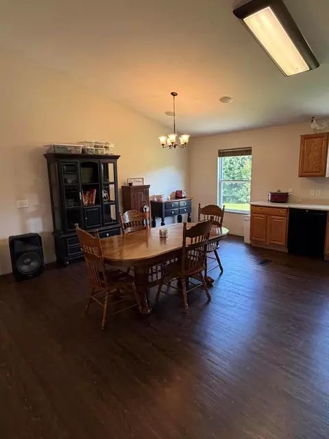 Dining - 323 Haystack Ave, Pataskala, OH 43062 photo 1 of 1